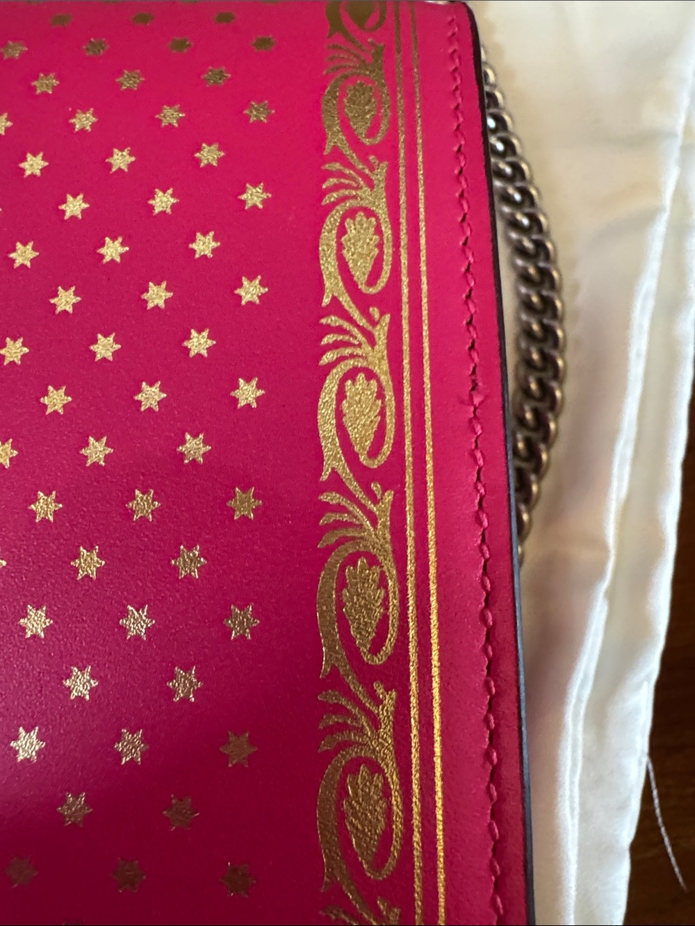 Authentic Gucci GUCCY Red Stars structured Chain Clutch - 2018 SEGA Capsule Rare - Picture 15 of 16